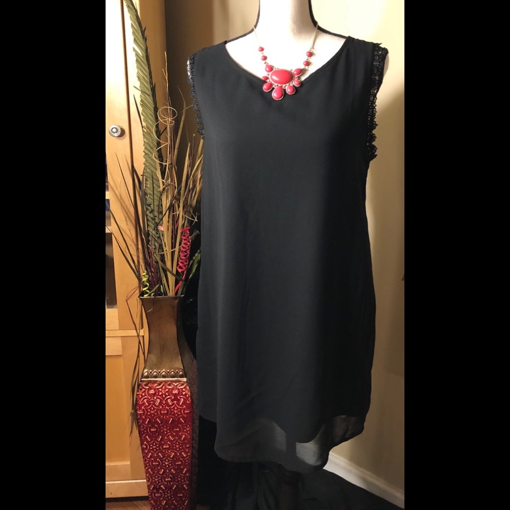 Ladies Sleeveless Blouse
